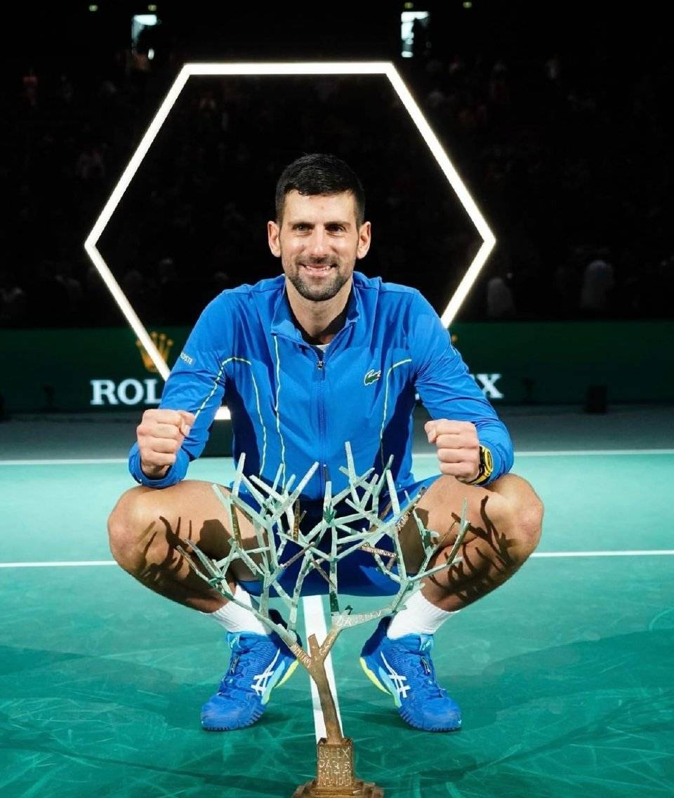 包含德约科维奇重返赛场，险胜首场状态出色，巴黎圣日耳曼观众沸腾！的词条-九游游戏网