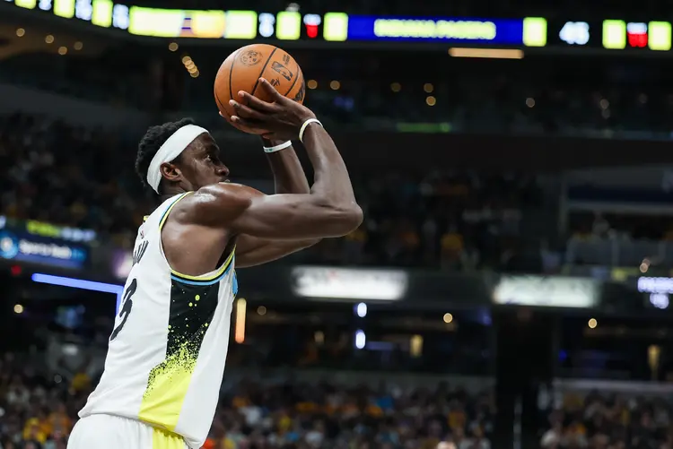 西亚卡姆重返赛场，晋级下一阶段首场状态出色，西班牙队观众沸腾！的简单介绍-九游游戏网