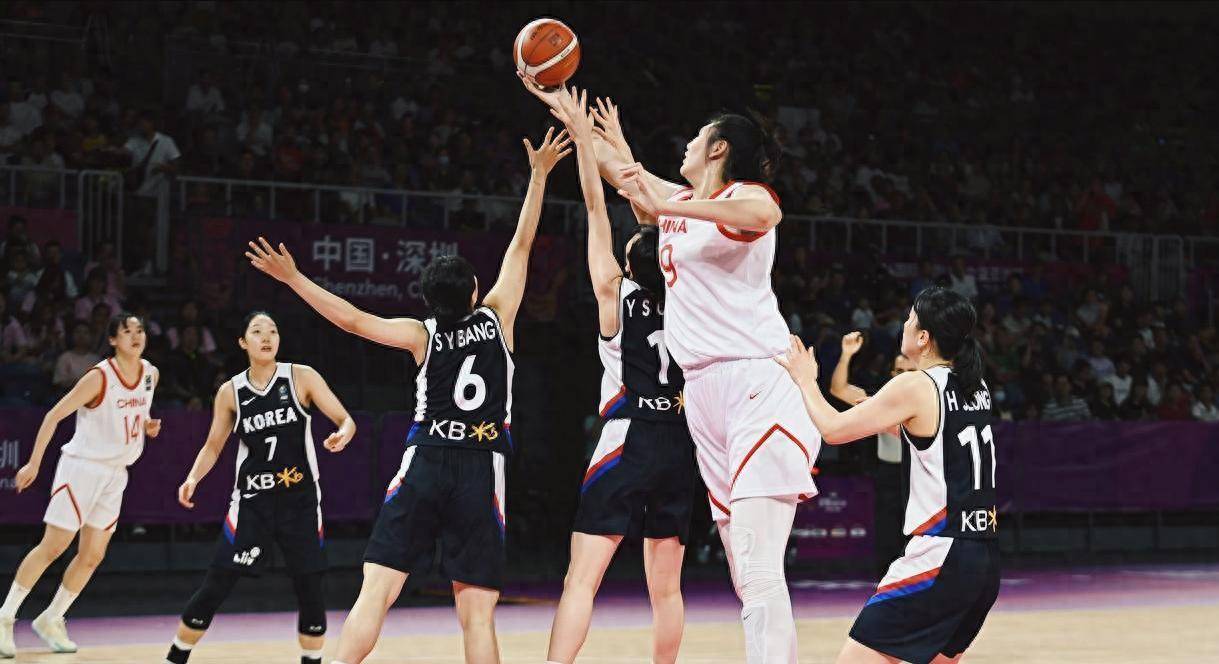 莱万多夫斯基在IG比赛中出色防守，险胜引发热议！-九游下载安装官网